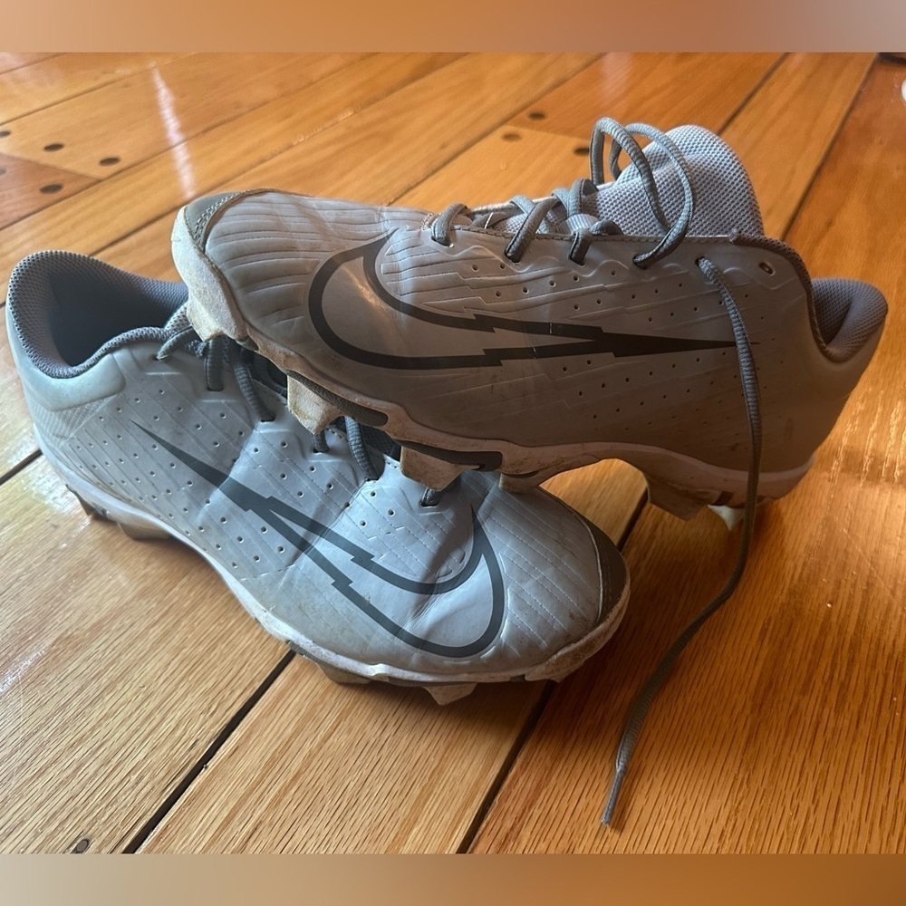 Men’s cleats
